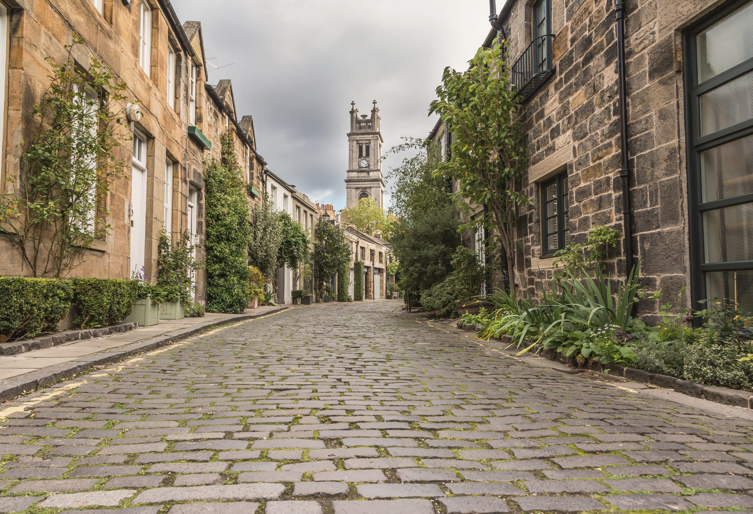 Circus Lane, a cobbled mews in Stockbridge, Edinburgh
